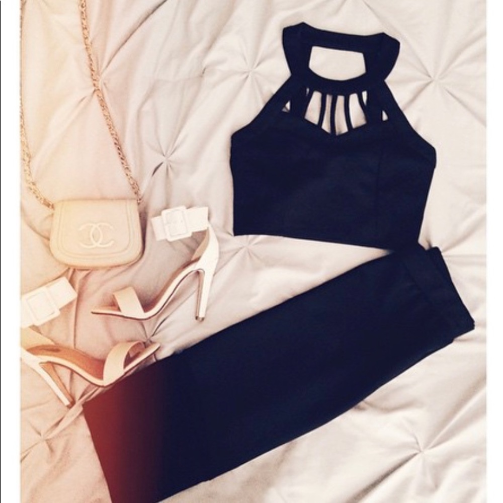 Black High-neck strappy sleeveless Crop Top